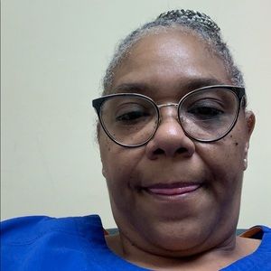 Meet your Posher, Valerie